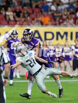 American Football. AFL. American Football League. Finale. Austrian Bowl. Dacia Vikings Vienna gegen Swarco Raiders Tirol.  Bernhard Seikovits,(Vikings),  Markus Krause (Raiders). Klagenfurt, am 29.7.2017.
Foto: Kuess
---
pressefotos, pressefotografie, kuess, qs, qspictures, sport, bild, bilder, bilddatenbank