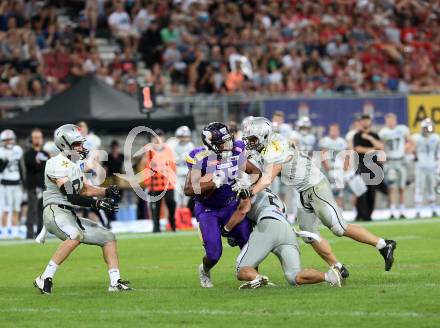 American Football. AFL. American Football League. Finale. Austrian Bowl. Dacia Vikings Vienna gegen Swarco Raiders Tirol. Stevenson Anthony MawTutanch (Vikings), Markus Krause, Vincent Mueller (Raiders). Klagenfurt, am 29.7.2017.
Foto: Kuess
---
pressefotos, pressefotografie, kuess, qs, qspictures, sport, bild, bilder, bilddatenbank