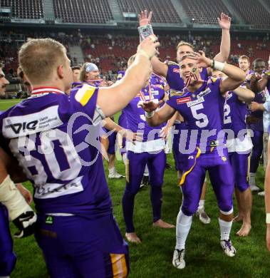 American Football. AFL. American Football League. Finale. Austrian Bowl. Dacia Vikings Vienna gegen Swarco Raiders Tirol. Jubel Marko Gagic (Vikings). Klagenfurt, am 29.7.2017.
Foto: Kuess
---
pressefotos, pressefotografie, kuess, qs, qspictures, sport, bild, bilder, bilddatenbank