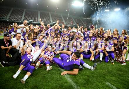 American Football. AFL. American Football League. Finale. Austrian Bowl. Dacia Vikings Vienna gegen Swarco Raiders Tirol. Jubel (Vikings). Klagenfurt, am 29.7.2017.
Foto: Kuess
---
pressefotos, pressefotografie, kuess, qs, qspictures, sport, bild, bilder, bilddatenbank