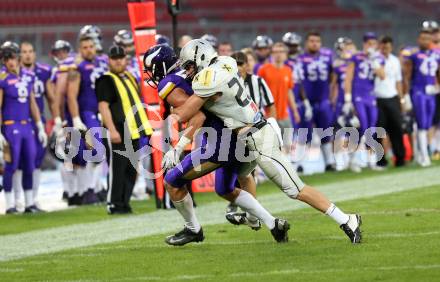 American Football. AFL. American Football League. Finale. Austrian Bowl. Dacia Vikings Vienna gegen Swarco Raiders Tirol. Bernhard Seikovits,  (Vikings), Simon Bauer (Raiders). Klagenfurt, am 29.7.2017.
Foto: Kuess
---
pressefotos, pressefotografie, kuess, qs, qspictures, sport, bild, bilder, bilddatenbank