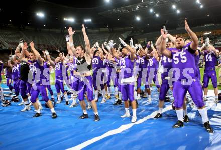 American Football. AFL. American Football League. Finale. Austrian Bowl. Dacia Vikings Vienna gegen Swarco Raiders Tirol. Jubel Vikings. Klagenfurt, am 29.7.2017.
Foto: Kuess
---
pressefotos, pressefotografie, kuess, qs, qspictures, sport, bild, bilder, bilddatenbank