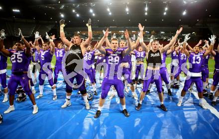 American Football. AFL. American Football League. Finale. Austrian Bowl. Dacia Vikings Vienna gegen Swarco Raiders Tirol. Jubel Vikings. Klagenfurt, am 29.7.2017.
Foto: Kuess
---
pressefotos, pressefotografie, kuess, qs, qspictures, sport, bild, bilder, bilddatenbank