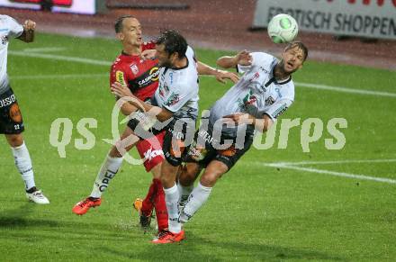 Fussball Tipico Bundesliga. RZ Pellets WAC gegen Cashpoint SCR Altach. Nemanja Rnic, Boris Huettenbrenner,  (WAC), Johannes Aigner (Altach). Wolfsberg, am  6.8.2017.
Foto: Kuess

---
pressefotos, pressefotografie, kuess, qs, qspictures, sport, bild, bilder, bilddatenbank