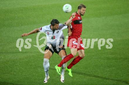 Fussball Tipico Bundesliga. RZ Pellets WAC gegen Cashpoint SCR Altach. Mihret Topcagic, (WAC),  Jan Zwischenbrugger (Altach). Wolfsberg, am  6.8.2017.
Foto: Kuess

---
pressefotos, pressefotografie, kuess, qs, qspictures, sport, bild, bilder, bilddatenbank