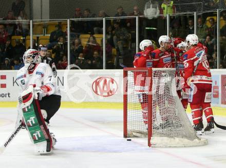 EBEL. Eishockey Bundesliga. KAC gegen 	HC TWK Innsbruck. Torjubel Stefan Geier, Johannes Bischofberger, Kevin Kapstad, Jamie Lundmark, Thomas Koch (KAC). Klagenfurt, am 1.10.2017.
Foto: Kuess

---
pressefotos, pressefotografie, kuess, qs, qspictures, sport, bild, bilder, bilddatenbank