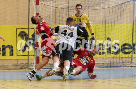 HLA. Handball Liga Austria SC Ferlach gegen UHK Krems. Marek Pales (Ferlach), Aron Tomann, Sebastian Feichtinger (Krems). Ferlach, am 3.10.2017.
Foto: Kuess
---
pressefotos, pressefotografie, kuess, qs, qspictures, sport, bild, bilder, bilddatenbank