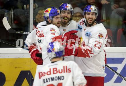 EBEL. Eishockey Bundesliga. KAC gegen 	EC Red Bull Salzburg. Torjubel Peter Mueller, Brant Harris, Martin Stajnoch, Bobby Raymond  (Salzburg). Klagenfurt, am 15.12.2017.
Foto: Kuess

---
pressefotos, pressefotografie, kuess, qs, qspictures, sport, bild, bilder, bilddatenbank