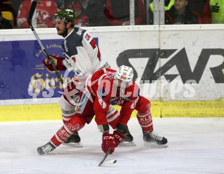 EBEL. Eishockey Bundesliga. KAC gegen 	HCB Suedtirol Alperia. David Joseph Fischer,  (KAC), Matthew Clark (Bozen). Klagenfurt, am 13.3.2018.
Foto: Kuess

---
pressefotos, pressefotografie, kuess, qs, qspictures, sport, bild, bilder, bilddatenbank