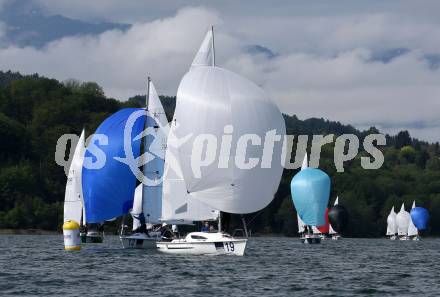 Segeln. Europameisterschaft 2018 Surprise.  Walter Passegger, Rudi Koeller, Andreas Oehlwein, Martin Dittrich (AUT). Nr. 19, Emanuel Mueller (SUI), Startnr. 12,. Dellach, am 5.5.2018.
Foto: Kuess
---
pressefotos, pressefotografie, kuess, qs, qspictures, sport, bild, bilder, bilddatenbank