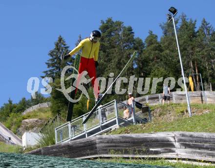 Schispringen Damen. Training. Heinz Kuttin Cheftrainer der chinesischen Skispringerinnen. Villach, am 28.7.2018.
Foto: Kuess
---
pressefotos, pressefotografie, kuess, qs, qspictures, sport, bild, bilder, bilddatenbank