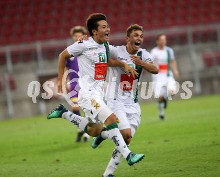 Fussball. 2. Liga. SK Austria Klagenfurt gegen FC Wacker Innsbruck II. Torjubel  Atsushi Zaizen, Murat Satin (Innsbruck). Klagenfurt, 17.8.2018.
Foto: Kuess
---
pressefotos, pressefotografie, kuess, qs, qspictures, sport, bild, bilder, bilddatenbank