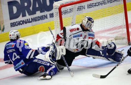 EBEL. Eishockey Bundesliga. EC VSV gegen KHL Medvescak Zagreb. Brandon Alderson, (VSV), Methieu Corbeil (Zagreb). Villach, am 1.9.2018.
Foto: Kuess 


---
pressefotos, pressefotografie, kuess, qs, qspictures, sport, bild, bilder, bilddatenbank