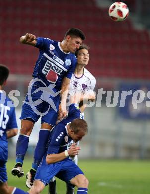 Fussball 2. Liga. SK Austria Klagenfurt gegen SC Wiener Neustadt. Raphael Nageler,  (Austria Klagenfurt),  Alberto Prada-Vega, Stefan Hager (Wiener Neustadt). Klagenfurt, am 23.9.2018.
Foto: Kuess
---
pressefotos, pressefotografie, kuess, qs, qspictures, sport, bild, bilder, bilddatenbank