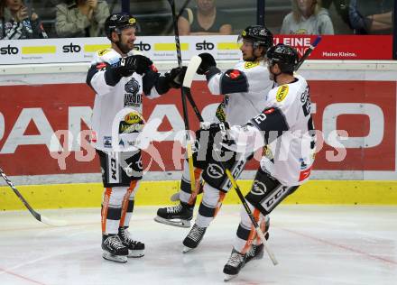 EBEL. Eishockey Bundesliga. EC VSV gegen DEC Dornbirn Bulldogs. Torjubel Kevin Macierzynski, Stefan Haeussle,  (Dornbirn). Villach, am 23.9.2018.
Foto: Kuess 


---
pressefotos, pressefotografie, kuess, qs, qspictures, sport, bild, bilder, bilddatenbank