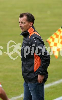 Fussball Kaerntner Liga. ASKOE Koettmannsdorf gegen Atus Ferlach. Trainer 	Rudolf Perz (Koettmannsdorf). Koettmannsdorf, am 22.9.2018.
Foto: Kuess
---
pressefotos, pressefotografie, kuess, qs, qspictures, sport, bild, bilder, bilddatenbank