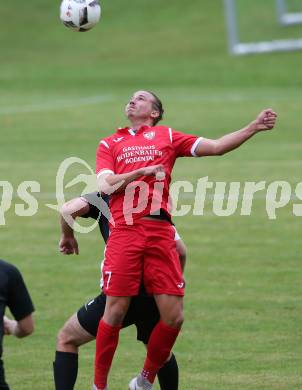 Fussball Kaerntner Liga. ASKOE Koettmannsdorf gegen Atus Ferlach. Fabian Janschitz (Koettmannsdorf), Thomas Ogris (Ferlach). Koettmannsdorf, am 22.9.2018.
Foto: Kuess
---
pressefotos, pressefotografie, kuess, qs, qspictures, sport, bild, bilder, bilddatenbank