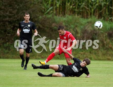 Fussball Kaerntner Liga. ASKOE Koettmannsdorf gegen Atus Ferlach. Christoph Pibal, Fabian Krenn (Koettmannsdorf), Abian Jose Serrano Davila (Ferlach). Koettmannsdorf, am 22.9.2018.
Foto: Kuess
---
pressefotos, pressefotografie, kuess, qs, qspictures, sport, bild, bilder, bilddatenbank