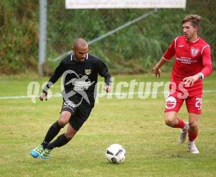 Fussball Kaerntner Liga. ASKOE Koettmannsdorf gegen Atus Ferlach. Tyrone Marcel Mc Cargo (Koettmannsdorf), Daniel Jobst (Ferlach). Koettmannsdorf, am 22.9.2018.
Foto: Kuess
---
pressefotos, pressefotografie, kuess, qs, qspictures, sport, bild, bilder, bilddatenbank