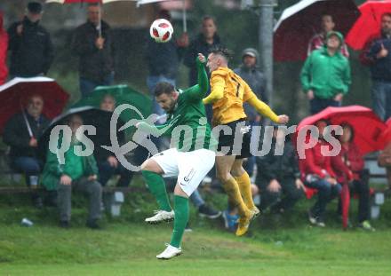 Fussball Unterliga Ost. Grafenstein gegen Donau. Manuel Ruttnig  (Grafenstein), Nikola Andrijevic (Donau). Grafenstein, am 22.9.2018.
Foto: Kuess
---
pressefotos, pressefotografie, kuess, qs, qspictures, sport, bild, bilder, bilddatenbank