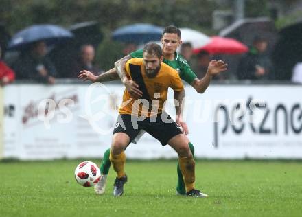 Fussball Unterliga Ost. Grafenstein gegen Donau. Christopher Sauerschnig (Grafenstein), Sebastian Michael Layroutz (Donau). Grafenstein, am 22.9.2018.
Foto: Kuess
---
pressefotos, pressefotografie, kuess, qs, qspictures, sport, bild, bilder, bilddatenbank