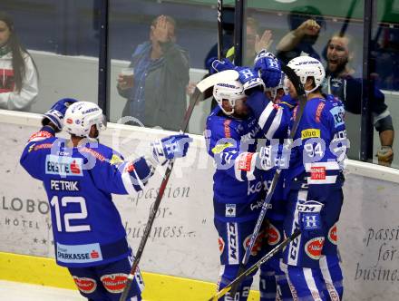 EBEL. Eishockey Bundesliga. EC VSV gegen HCB Suedtirol Alperia. Torjubel Nikolas Petrik, Nico Brunner, Jason Desantis, Brandon Alderson (VSV). Villach, am 28.9.2018.
Foto: Kuess 


---
pressefotos, pressefotografie, kuess, qs, qspictures, sport, bild, bilder, bilddatenbank