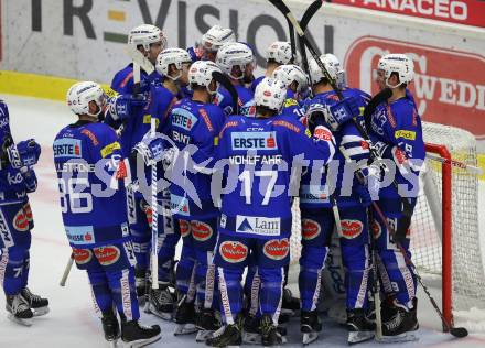 EBEL. Eishockey Bundesliga. EC VSV gegen HCB Suedtirol Alperia. Jubel (VSV). Villach, am 28.9.2018.
Foto: Kuess 


---
pressefotos, pressefotografie, kuess, qs, qspictures, sport, bild, bilder, bilddatenbank