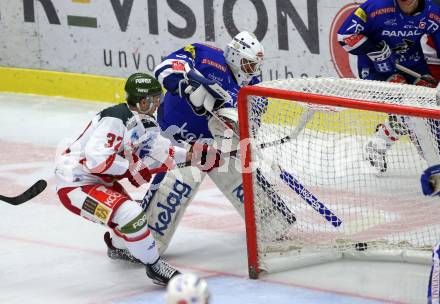 EBEL. Eishockey Bundesliga. EC VSV gegen HCB Suedtirol Alperia. Dan Bakala,  (VSV), Massimo Carozza (Bozen). Villach, am 28.9.2018.
Foto: Kuess 


---
pressefotos, pressefotografie, kuess, qs, qspictures, sport, bild, bilder, bilddatenbank