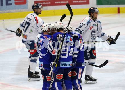 EBEL. Eishockey Bundesliga. EC VSV gegen Fehervar AV 19. Torjubel MacGregor Sharp, Blaine Down, Brandon Alderson, Jason Desantis (VSV). Villach, am 12.10.2018.
Foto: Kuess 


---
pressefotos, pressefotografie, kuess, qs, qspictures, sport, bild, bilder, bilddatenbank