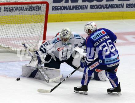 EBEL. Eishockey Bundesliga. EC VSV gegen Fehervar AV 19. Jerry Pollastrone, (VSV), MacMillan Carruth  (Alba Volan). Villach, am 12.10.2018.
Foto: Kuess 


---
pressefotos, pressefotografie, kuess, qs, qspictures, sport, bild, bilder, bilddatenbank