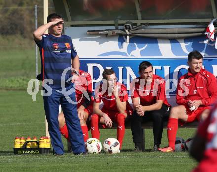 Fussball Kaerntner Liga. Woelfnitz gegen Spittal/Drau.  Trainer Michael Geyer (Woelfnitz). Woelfnitz, am 13.10.2018.
Foto: Kuess
---
pressefotos, pressefotografie, kuess, qs, qspictures, sport, bild, bilder, bilddatenbank