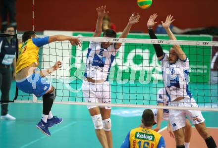 Volleyball Champions League. SK Posojilnica Aich/Dob gegen Lycurgus Groningen (NED). Maximilian Landfahrer, (Aich/Dob), Wytze Kooistra, Dennis Borst  (Groningen). Klagenfurt, am 17.10.2018.
Foto: Kuess
---
pressefotos, pressefotografie, kuess, qs, qspictures, sport, bild, bilder, bilddatenbank