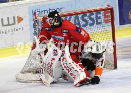 EBEL. Eishockey Bundesliga. KAC gegen Moser Medical Graz99ers. 	Haugen Lars (KAC), Oliver Setzinger (Graz). Klagenfurt, am 19.10.2018.
Foto: Kuess

---
pressefotos, pressefotografie, kuess, qs, qspictures, sport, bild, bilder, bilddatenbank