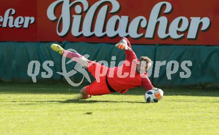 Fussball. Kaerntner Liga. St Jakob Rosental gegen Lind. Christian Michor (St Jakob). St. Jakob am 20.10.2018.
Foto: Kuess

---
pressefotos, pressefotografie, kuess, qs, qspictures, sport, bild, bilder, bilddatenbank