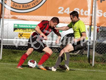 Fussball. Kaerntner Liga. St Jakob Rosental gegen Lind. Harald Ottowitz (St Jakob), Marco Ebner (Lind). St. Jakob am 20.10.2018.
Foto: Kuess

---
pressefotos, pressefotografie, kuess, qs, qspictures, sport, bild, bilder, bilddatenbank