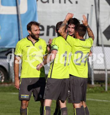 Fussball. Kaerntner Liga. St Jakob Rosental gegen Lind. Torjubel Mario Zagler,  Lukas Gritschacher, Raphael Pieler, Rene Loeschnig (Lind). St. Jakob am 20.10.2018.
Foto: Kuess

---
pressefotos, pressefotografie, kuess, qs, qspictures, sport, bild, bilder, bilddatenbank