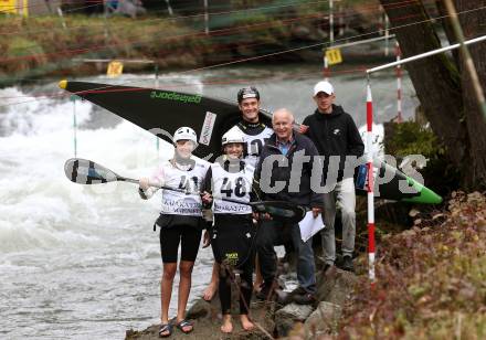 Kayak. Alpe Adria Kanu Slalom. Antonia Oschmautz, Nina Weratschnig, Felix Oschmautz, Helmar Steindl, Haselmaier-Muellneritsch Timo.  Gurk (Fluss), 7.10.2018.
Foto: Kuess
---
pressefotos, pressefotografie, kuess, qs, qspictures, sport, bild, bilder, bilddatenbank