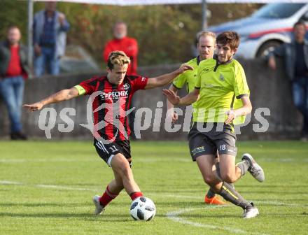 Fussball. Kaerntner Liga. St Jakob Rosental gegen Lind. Marco Koller (St Jakob), Rene Loeschnig, Peter Kohlmaier (Lind). St. Jakob am 20.10.2018.
Foto: Kuess

---
pressefotos, pressefotografie, kuess, qs, qspictures, sport, bild, bilder, bilddatenbank