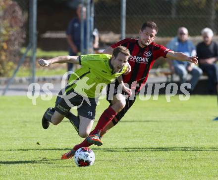 Fussball. Kaerntner Liga. St Jakob Rosental gegen Lind. Harald Ottowitz (St Jakob), Lukas Gritschacher (Lind). St. Jakob am 20.10.2018.
Foto: Kuess

---
pressefotos, pressefotografie, kuess, qs, qspictures, sport, bild, bilder, bilddatenbank