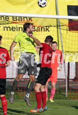 Fussball. Kaerntner Liga. St Jakob Rosental gegen Lind. Harald Ottowitz, Christian Michor (St Jakob), Mario Zagler (Lind). St. Jakob am 20.10.2018.
Foto: Kuess

---
pressefotos, pressefotografie, kuess, qs, qspictures, sport, bild, bilder, bilddatenbank