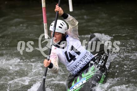 Kayak. Alpe Adria Kanu Slalom.  Antonia Oschmautz.  Gurk (Fluss), 7.10.2018.
Foto: Kuess
---
pressefotos, pressefotografie, kuess, qs, qspictures, sport, bild, bilder, bilddatenbank