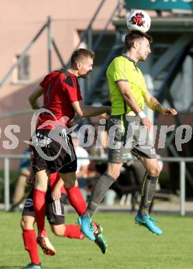 Fussball. Kaerntner Liga. St Jakob Rosental gegen Lind. Adis Osmanagic (St Jakob), Peter Stojanovic (Lind). St. Jakob am 20.10.2018.
Foto: Kuess

---
pressefotos, pressefotografie, kuess, qs, qspictures, sport, bild, bilder, bilddatenbank