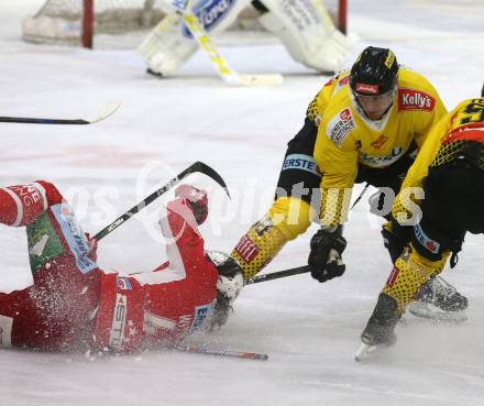 EBEL. Eishockey Bundesliga. KAC gegen spusu Vienna Capitals. Marcel Witting,  (KAC), Mario Fischer (Vienna Capitals). Klagenfurt, am 26.10.2018.
Foto: Kuess

---
pressefotos, pressefotografie, kuess, qs, qspictures, sport, bild, bilder, bilddatenbank