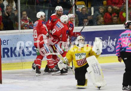 EBEL. Eishockey Bundesliga. KAC gegen spusu Vienna Capitals. Torjubel Stefan Geier, David Joseph Fischer, Nicholas Eric Petersen, Johannes Bischofberger (KAC). Klagenfurt, am 26.10.2018.
Foto: Kuess

---
pressefotos, pressefotografie, kuess, qs, qspictures, sport, bild, bilder, bilddatenbank