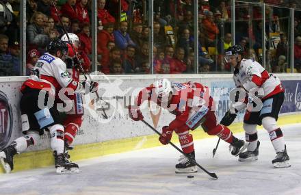 EBEL. Eishockey Bundesliga. KAC gegen HC Orli Znojmo. Marcel Witting, (KAC), Adam Sedlak  (HC Orli Znojmo). Klagenfurt, am 28.10.2018.
Foto: Kuess

---
pressefotos, pressefotografie, kuess, qs, qspictures, sport, bild, bilder, bilddatenbank