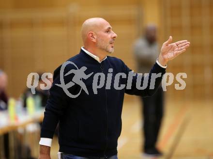 Basketball 2. Bundesliga. Grunddurchgang 6. Runde. Raiders Villach gegen BK Mattersburg Rocks. Trainer Rok Zupan   (Villach). Klagenfurt, am 10.11.2018.
Foto: Kuess
---
pressefotos, pressefotografie, kuess, qs, qspictures, sport, bild, bilder, bilddatenbank