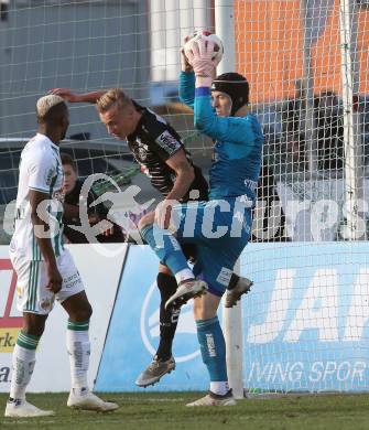 Fussball tipico Bundesliga. RZ Pellets WAC gegen SK Rapid Wien. Marcel Ritzmaier,  (WAC), Richard Strebinger (Rapid). Wolfsberg, am 11.11.2018.
Foto: Kuess

---
pressefotos, pressefotografie, kuess, qs, qspictures, sport, bild, bilder, bilddatenbank