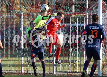 Fussball Kaerntner Liga KAC 1909 gegen Woelfnitz. Tobias Alexander Schaflechner,  (KAC), Petar Kitic,  Florian Lampichler (Woelfnitz). Klagenfurt, am 10.11.2018.
Foto: Kuess
---
pressefotos, pressefotografie, kuess, qs, qspictures, sport, bild, bilder, bilddatenbank