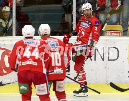 EBEL. Eishockey Bundesliga. KAC gegen EHC Liwest Black Wings Linz. Torjubel David Joseph Fischer, Adam Comrie, Andrew Jacob Kozek (KAC). Klagenfurt, am 13.11.2018.
Foto: Kuess

---
pressefotos, pressefotografie, kuess, qs, qspictures, sport, bild, bilder, bilddatenbank