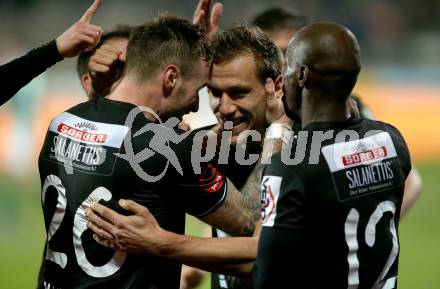 Fussball tipico Bundesliga. RZ Pellets WAC gegen SV Mattersburg. Torjubel Dever Akeem Orgill, Mario Leitgeb, Michael Sollbauer (WAC). Wolfsberg, am 24.11.2018.
Foto: Kuess

---
pressefotos, pressefotografie, kuess, qs, qspictures, sport, bild, bilder, bilddatenbank